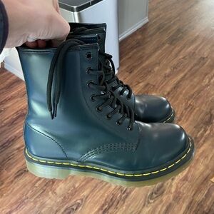 Dr Martens lovely navy-green boots